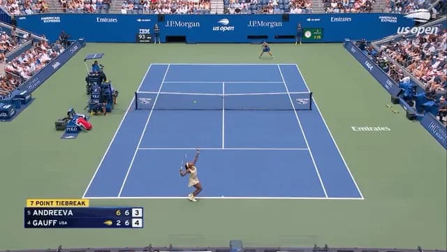 Coco Gauff won a 39-shot rally with an impressive drop shot during her US Open quarterfinal match against Mirra Andreeva.