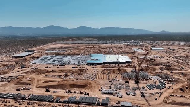 Oracle tries to appease Stargate data center opponents with renewables push | Renewables pledge wonât change the Oracle and OpenAI data centerâs use of gas.