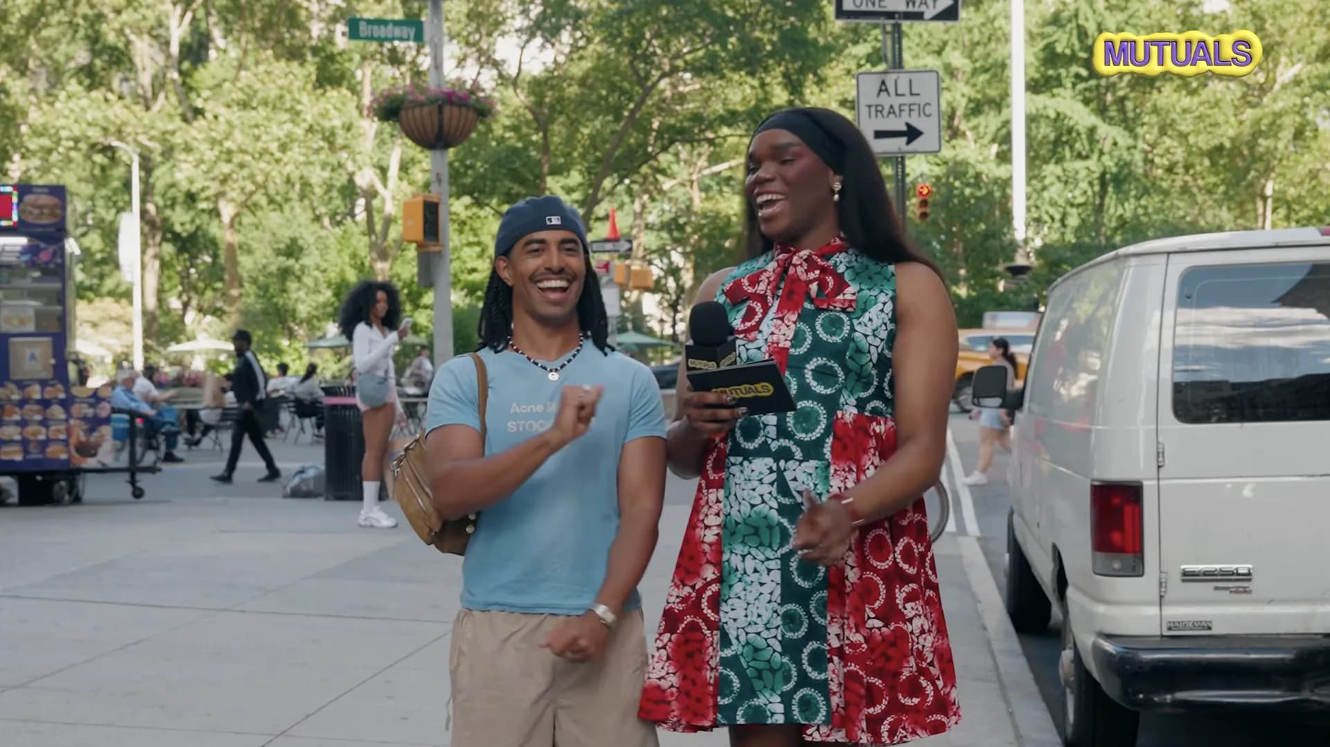 Bomanizer teaches Anania how to sound like a Kardashian on 'Gaydar'