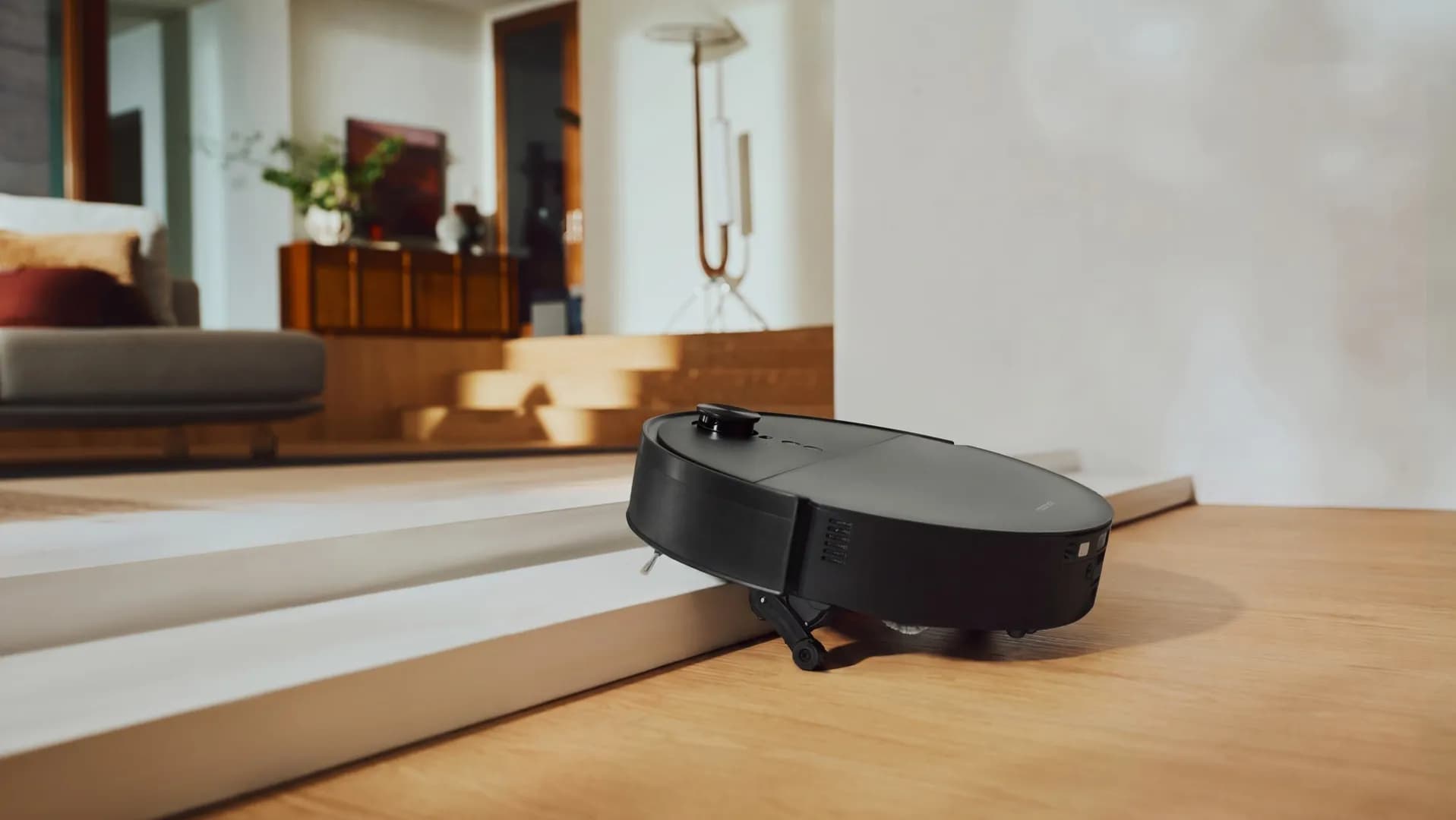 Best robot vacuum deal: Take $200 off the new Roborock Saros 20 Flow