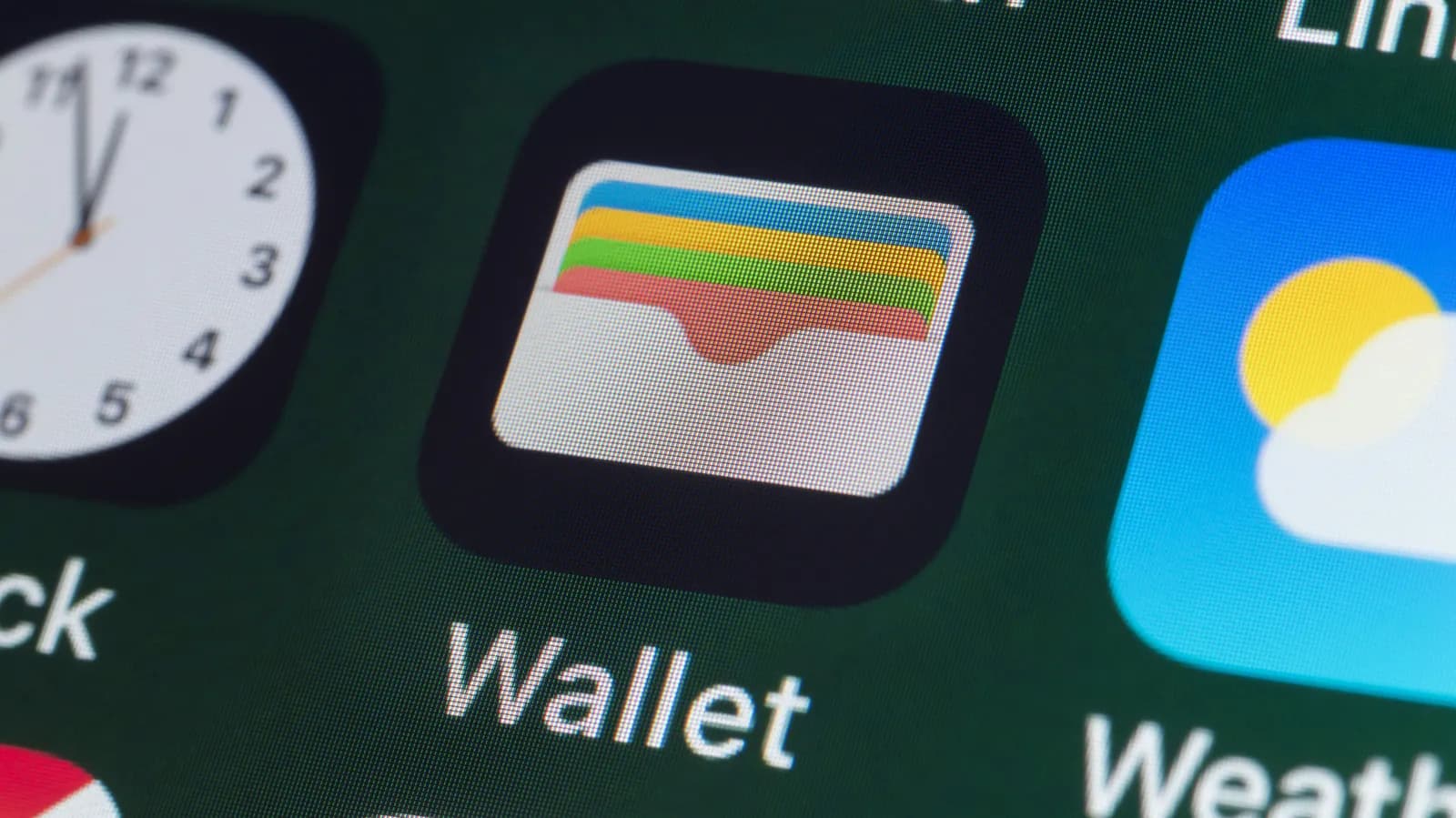 Apple Wallet vs. Google Wallet: What are the differences between them? - Engadget