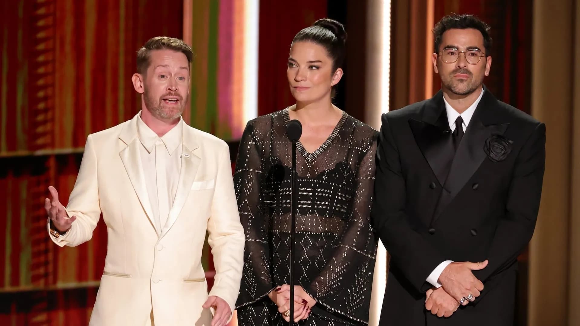 Dan Levy, Annie Murphy, and Macaulay Culkin give moving tribute to Catherine O'Hara at Emmys