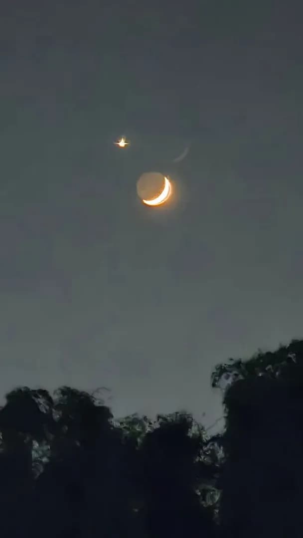 Moon and Venus Conjunction ๐ฒ๐ง