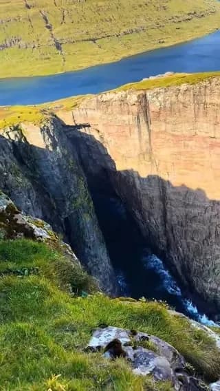 The lake above the ocean. Lake Sørvágsvatn in Faroe Islands.