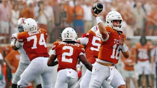 No. 4 Texas mounts fourth-quarter rally, stuns No. 1 Ohio State