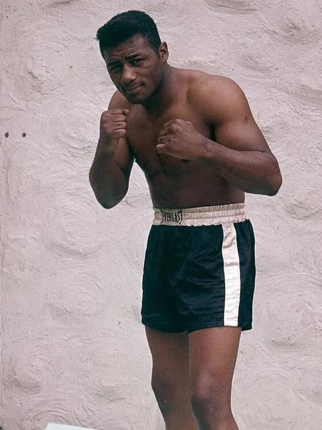 TIL that although Olympic gold medalist Floyd Patterson and his trainer Cus D’Amato wanted to pursue the boxing world heavyweight championship as early as 1954, they waited two years until the undefea