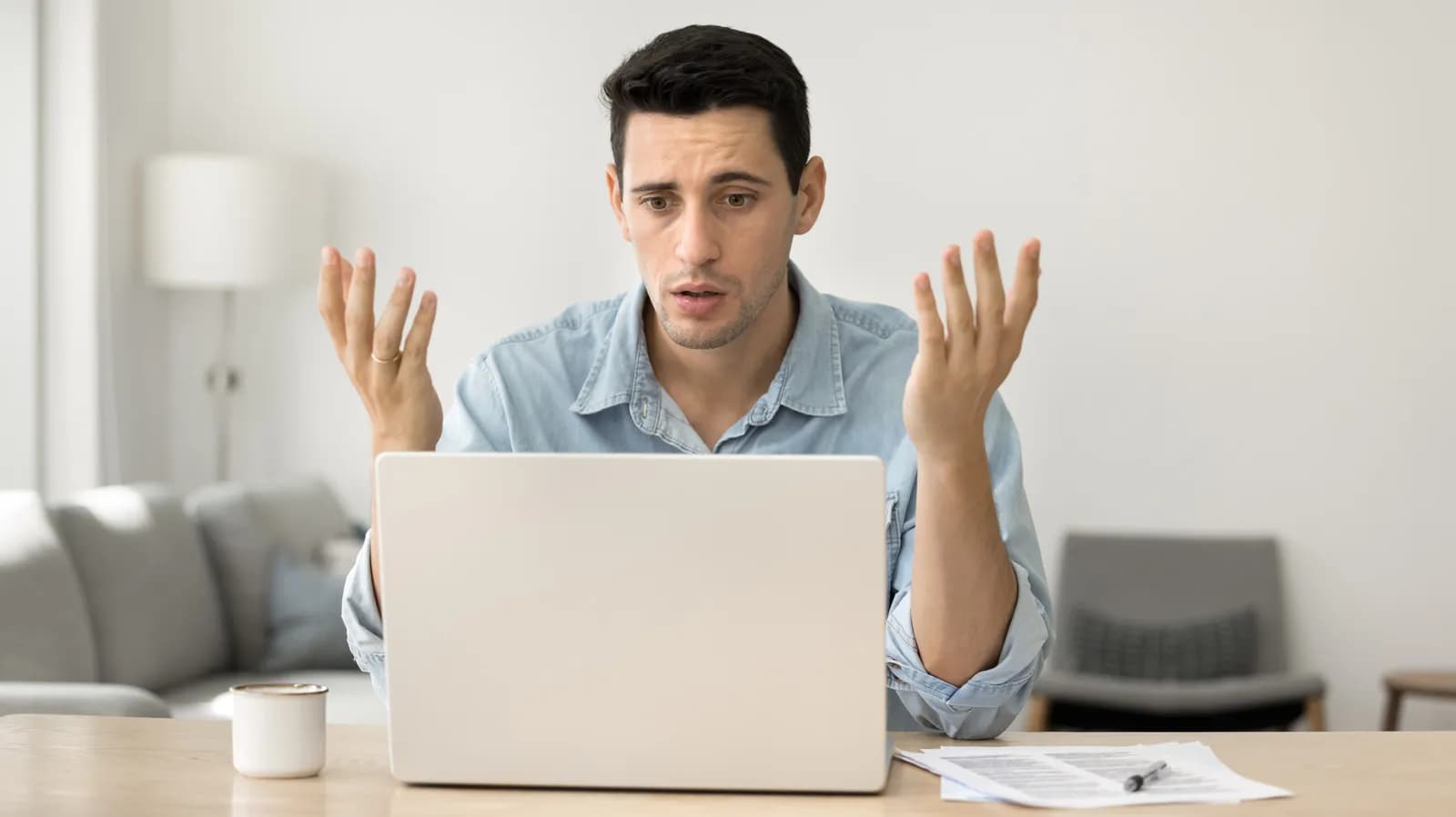 What causes a stuck pixel on your laptop and can it be fixed? - Engadget