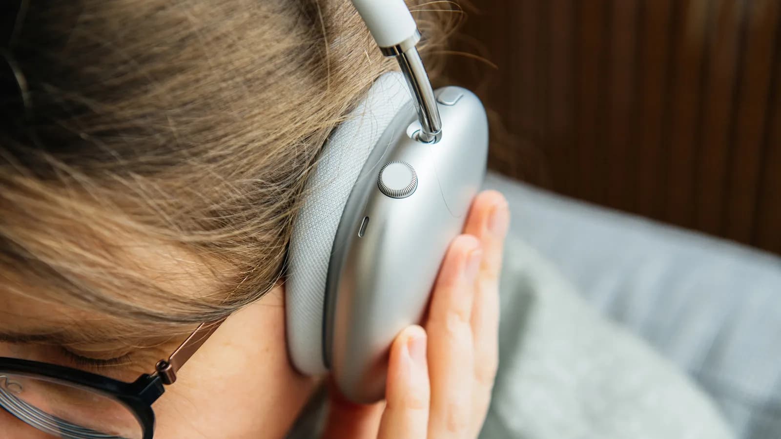 The pros and cons of using noise cancelling headphones - Engadget