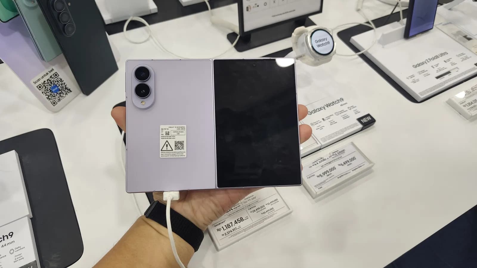 You can use DeX on the Galaxy Z Fold 8