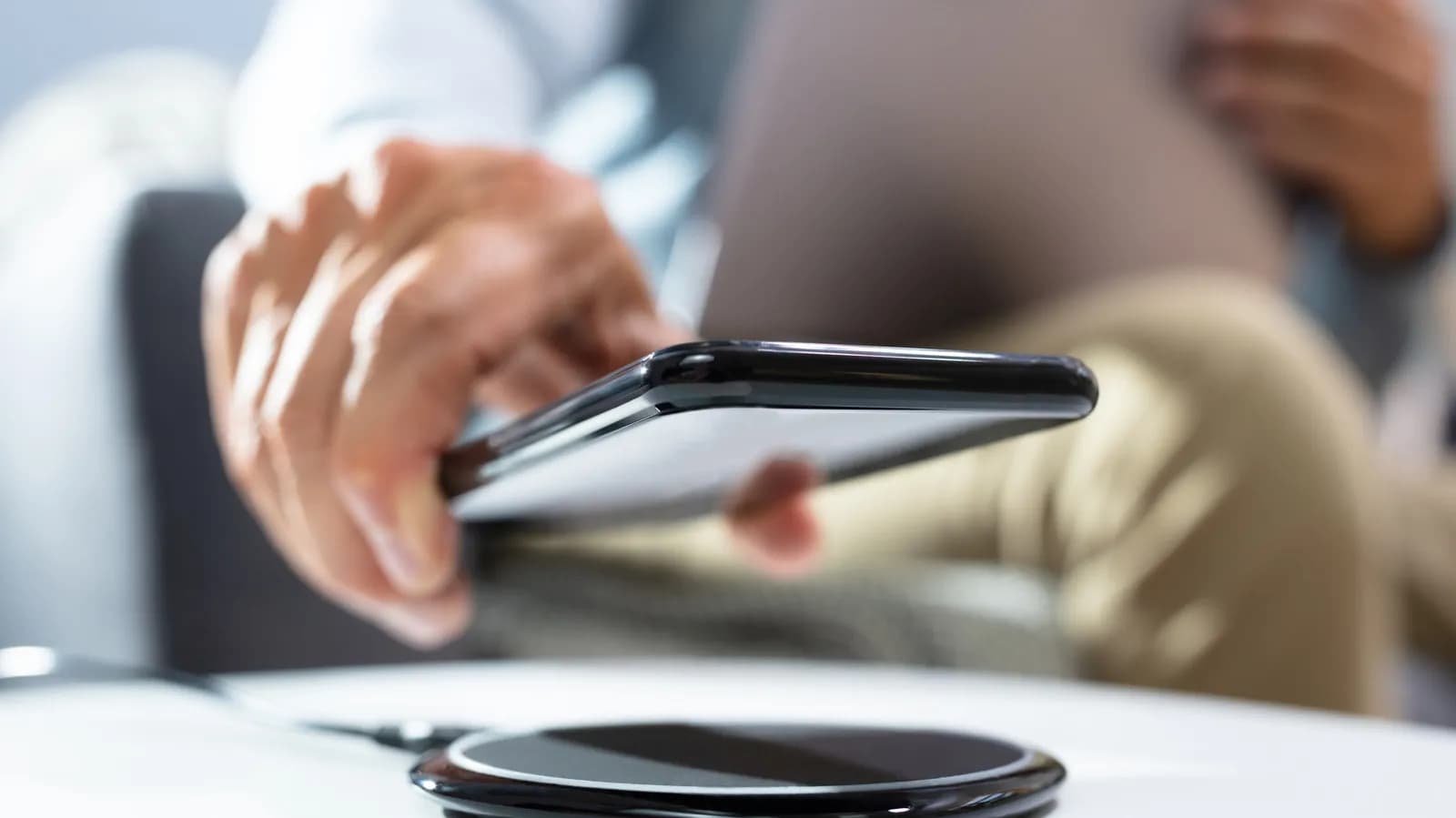 Wired vs. wireless charging: Which is better for battery health? - Engadget