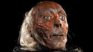 TIL that philosopher Jeremy Bentham's severed head was stolen by students