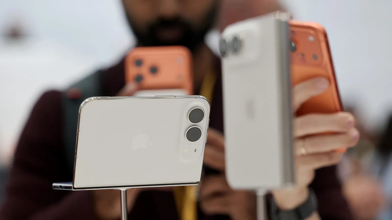 One mobile number, two phones: What is iPhone handoff and which carriers support it? - Engadget