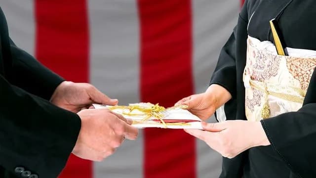 TIL about "koden," or cash given at a funeral in Japan. Unlike "shugi" for weddings, "koden" banknotes must NOT be pristine so it won't look like the giver was expecting the decendent's passing. Atten