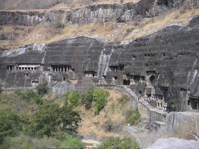 TIL the Ajanta Caves were lost for centuries and rediscovered in 1819 by a British officer who was out hunting a tiger.