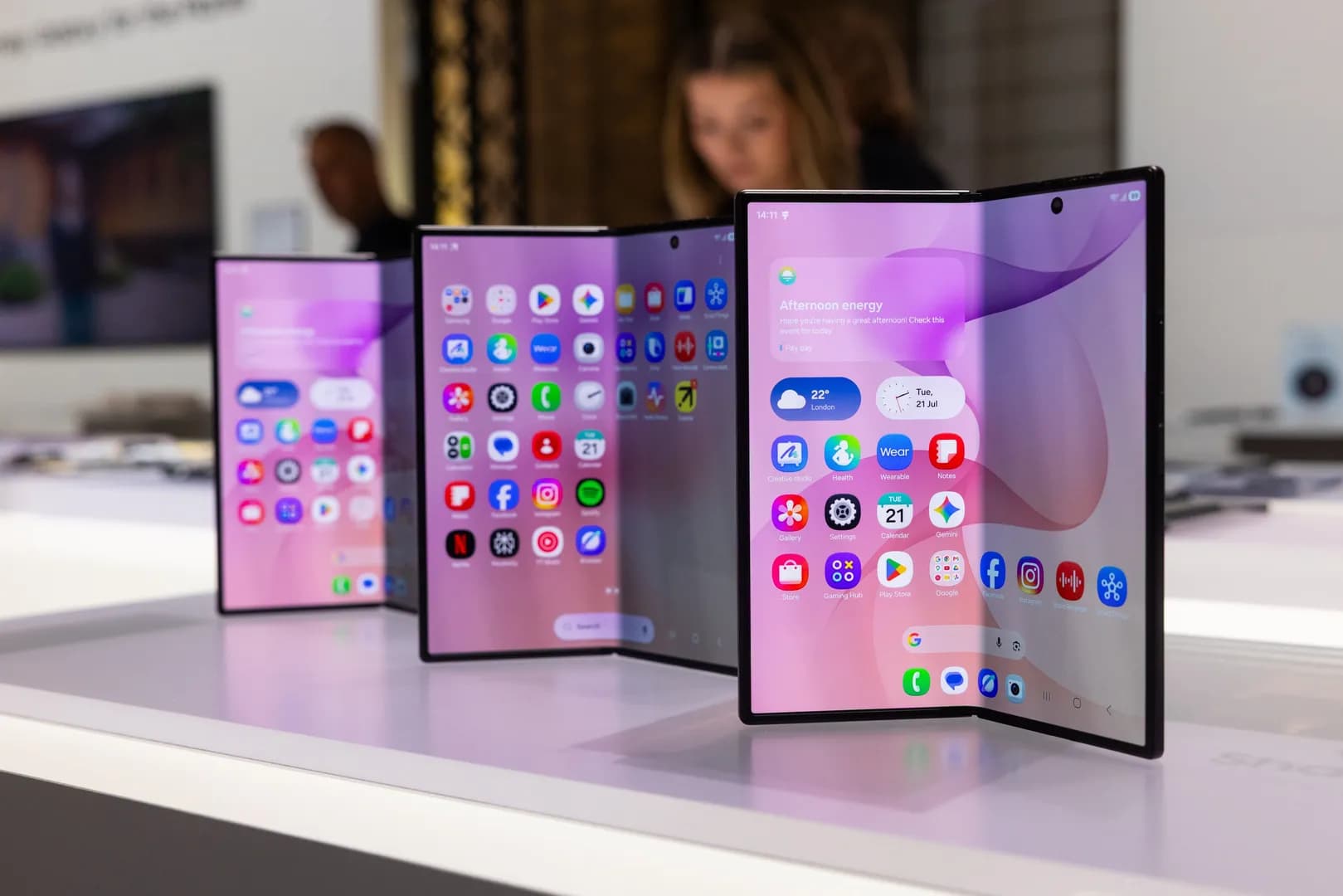 Ookla shares Android foldable benchmarks as iPhone Duo looms