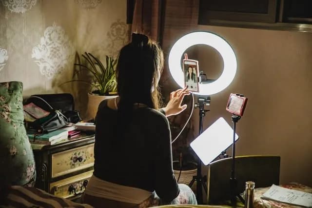 New California law will penalize influencers who don't disclose political ads