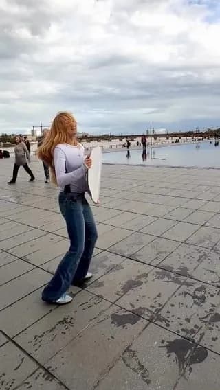 Flatland skimboarding