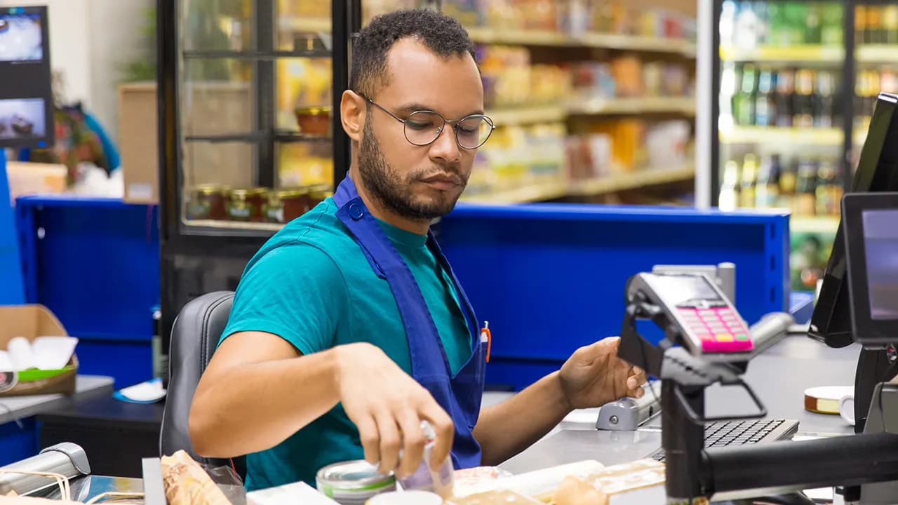 “Since AI Blew Up, My Job Became Defunct”: 54 Unemployed People Expose How Bad The Job Market Is