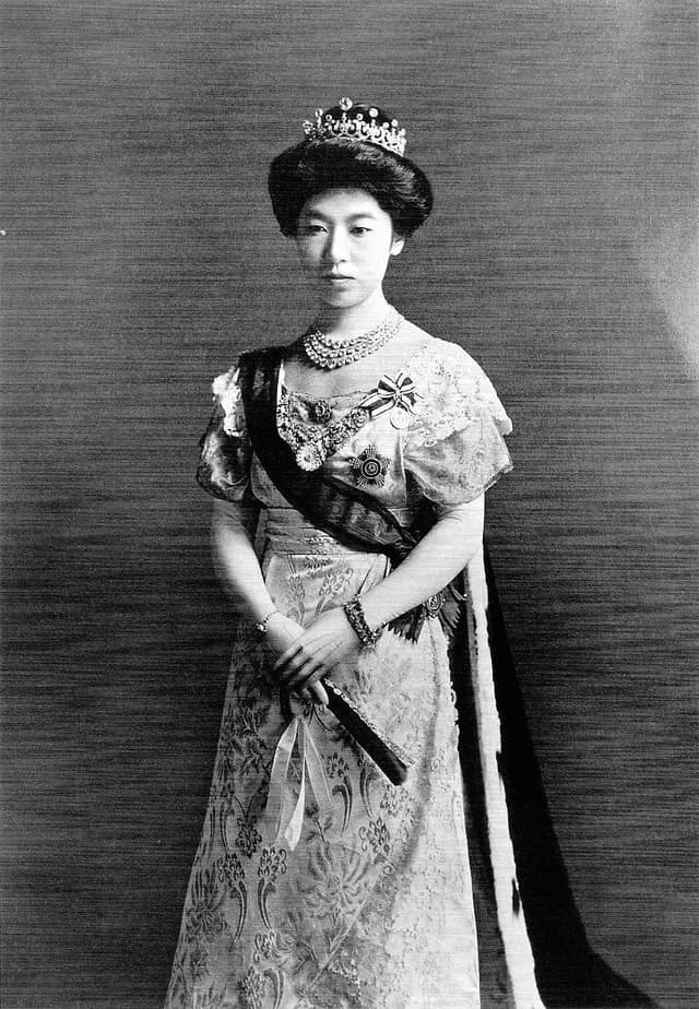 TIL during World War II, Empress Teimei, the mother of Emperor Hirohito, openly opposed Japan’s involvement in the war. Beginning in 1943, she worked behind the scenes with her third son Takamatsu to