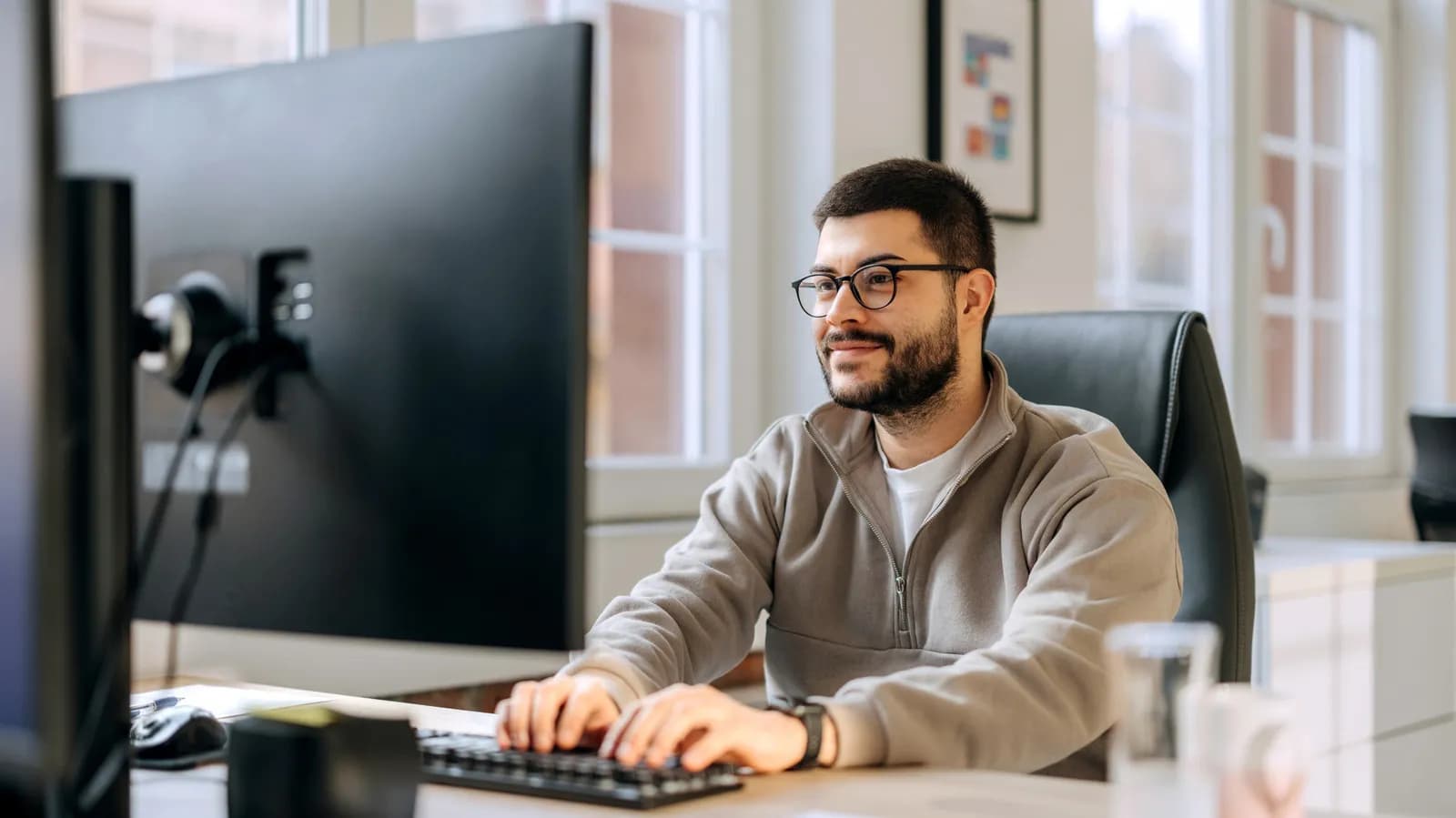 How far away should you sit from your computer monitor or laptop? - Engadget