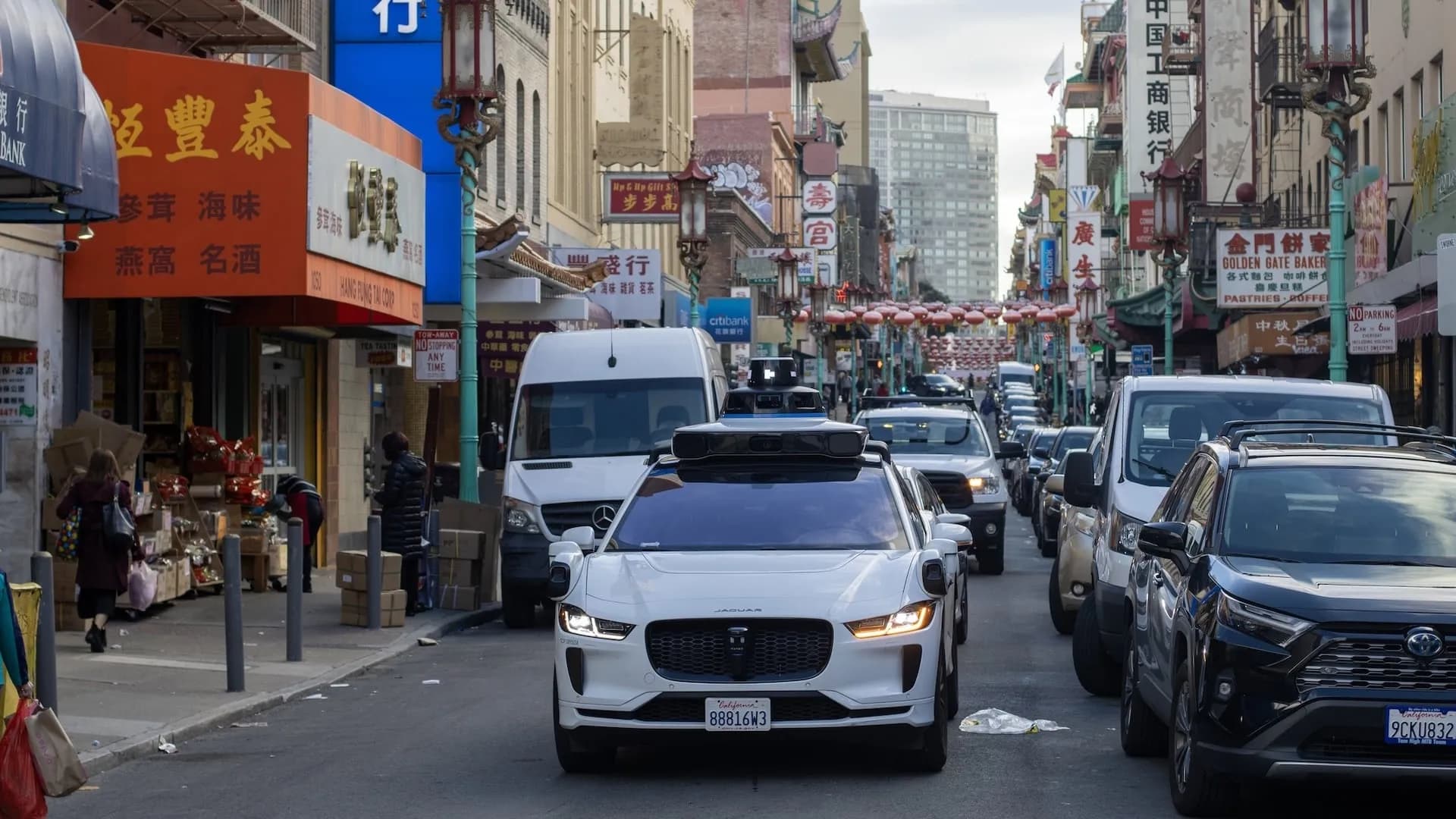 Waymo offering 'Waymo Cash' incentives when pairing a ride with transit