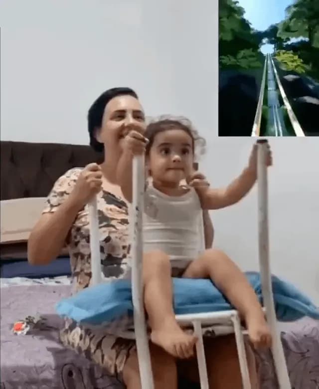 A mother gives her daughter an unforgettable moment in her life. What a wonderful moment!