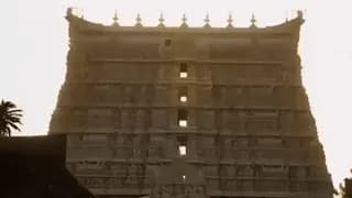 On the equinox, the setting sun aligns perfectly through the windows of Sree Padmanabhaswamy Temple in India.