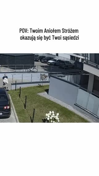 Three men in Łomża, Poland, noticed a four-year-old girl hanging from a fifth-floor balcony. They quickly grabbed a blanket and managed to catch her just as she fell.
