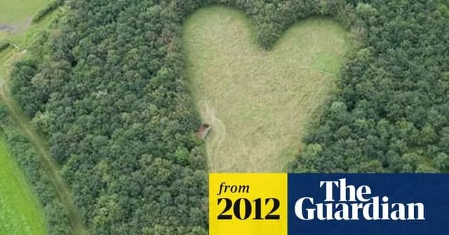 TIL an English farmer Winston Howes in 1995, lost his wife of 33 years and planted 6,000 oak trees on his farm forming a secret heart pointing toward her childhood home. It was largely unknown since t
