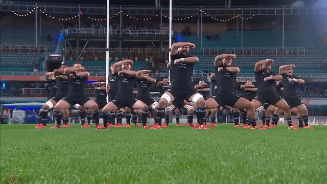 The All Blacks perform a pre-match team haka only to be answered by a solo haka from Ma'a Nonu