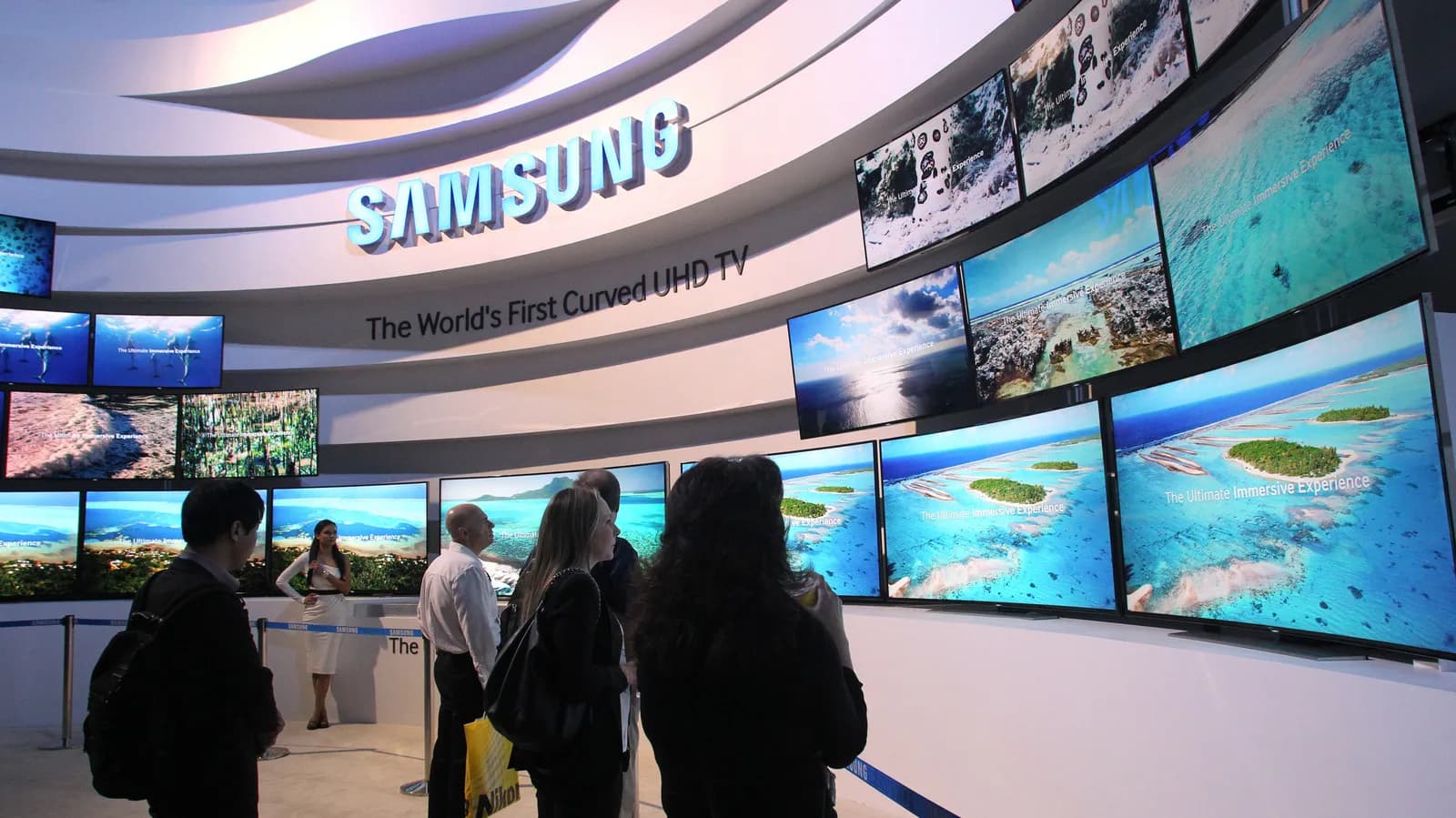 Why curved TVs failed but curved gaming monitors thrived - Engadget