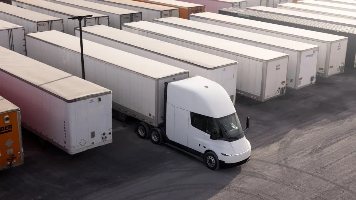 Einride strikes deal to add 500 Tesla Semis to its fleet | TechCrunch