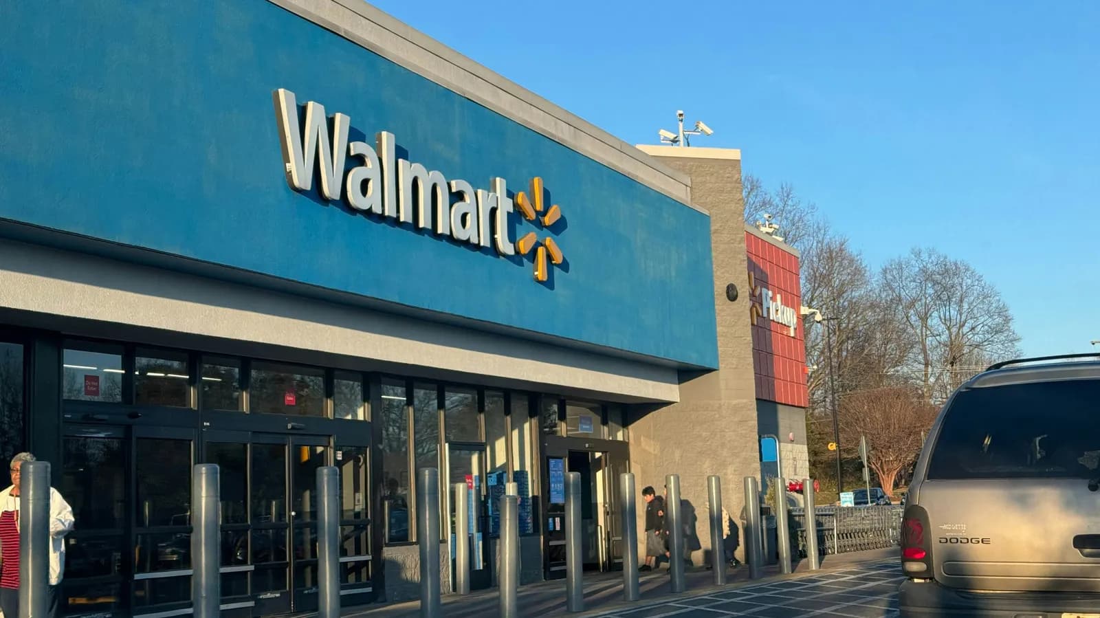 Walmart will finally accept tap to pay in stores by the end of 2026 - Engadget