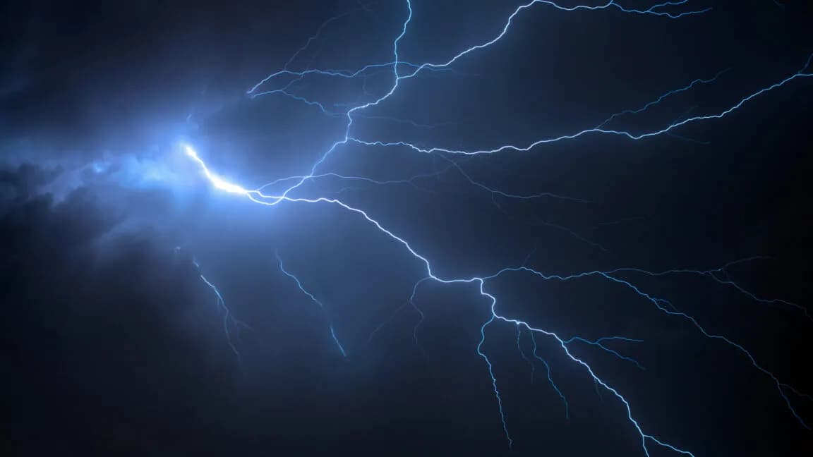 Researchers use "thunderquakes" to study structure of Earth's surface