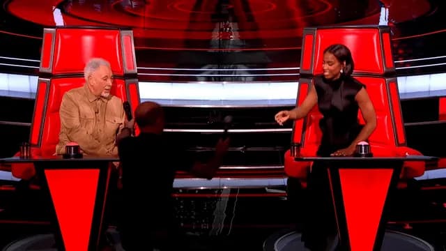 Kelly Rowland and Sir Tom Jones performing "Fever" on The Voice UK
