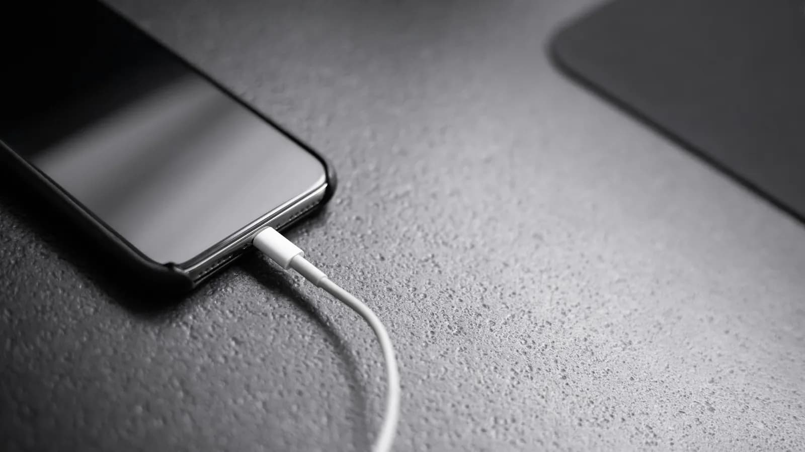 Why are there so many fast charging standards, and what