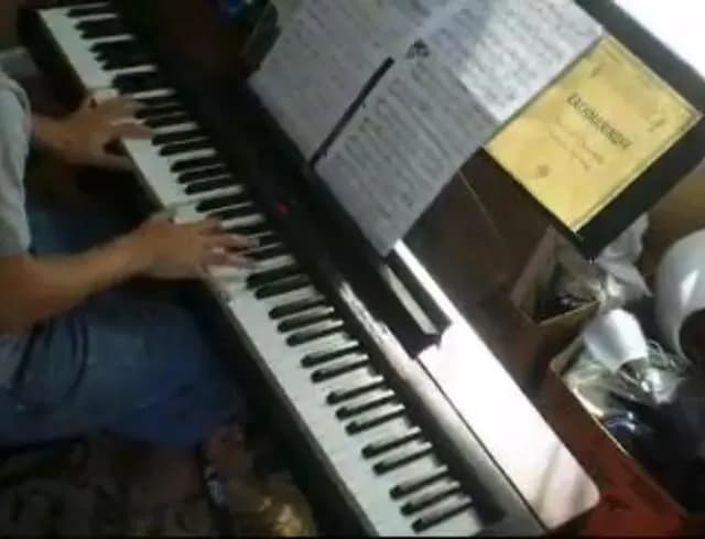 Kyle Landry covering any song on Piano. This is him playing Dearly Beloved from Kingdom Hearts 2
