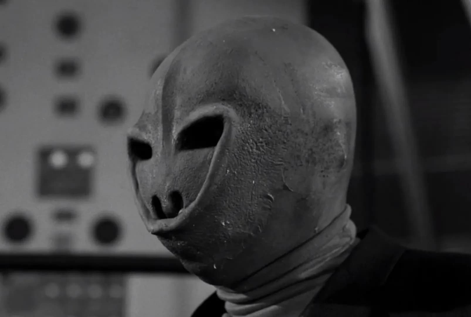 CBS's Legendary 156-Episode Sci-Fi Anthology Series is Officially Free to Watch on Streaming