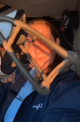 The way this pilot's emergency oxygen mask automatically adjusts to fit.