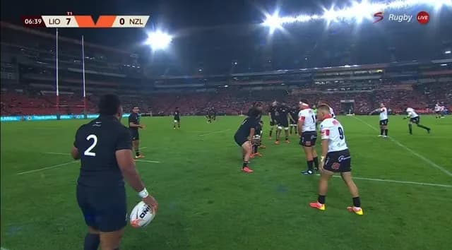 Siba Mahashe intercept and try for the Lions Rugby Club against the New Zealand national team.