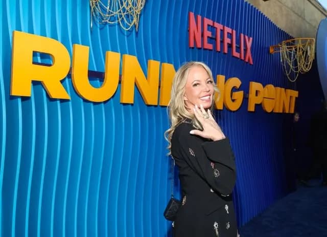 Jeanie Buss Plays Offense With Her Selling Siblings In Order To Keep Lakers Stake