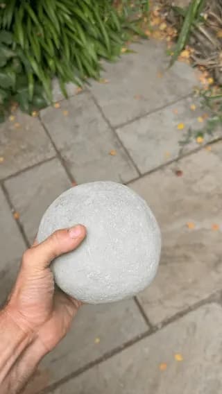 Carving a Jurassic ammonite nodule using pneumatic scribes to leave the fossil suspended inside its original stone ring