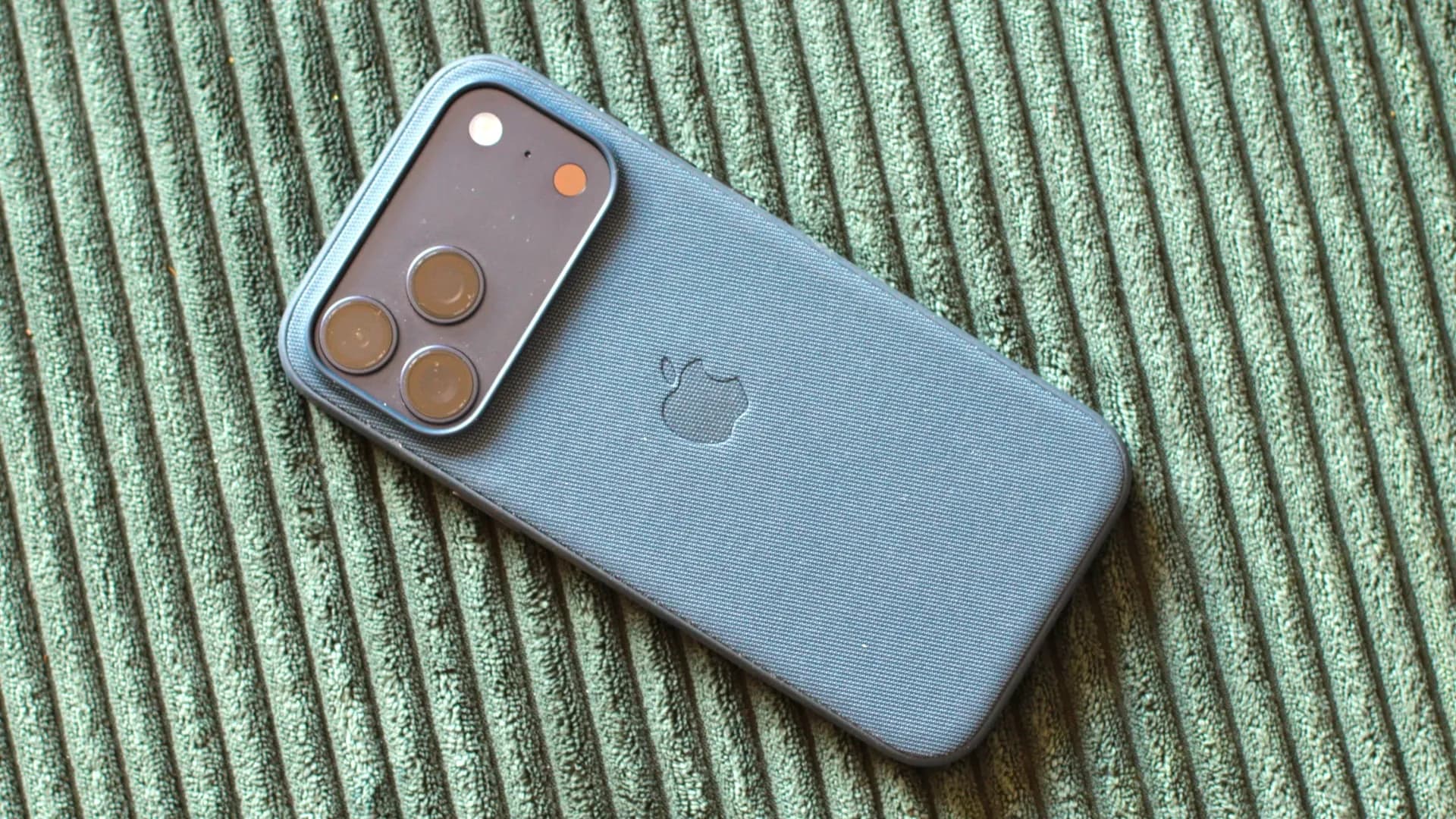 T-Mobile is giving away the Apple iPhone 17 for free this weekend โ how to claim