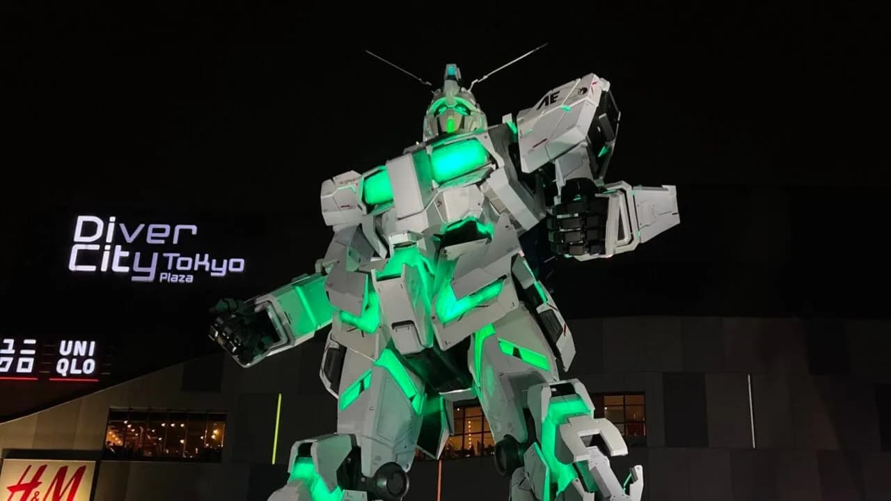 Emotional Fans Say Goodbye to Tokyo's Life-Sized Gundam: 'Thank You For Your Service!' - Kotaku