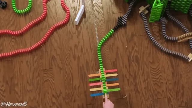 50.000 dominoes falling