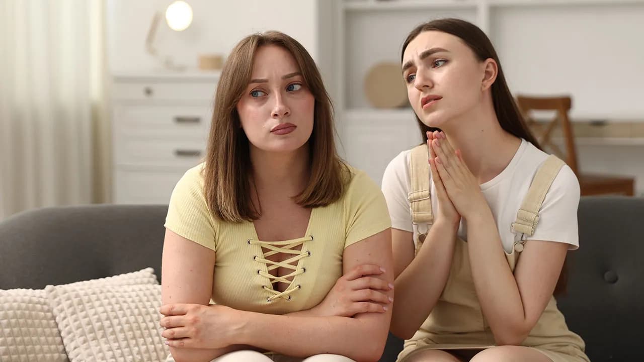 Woman Declines Friendās Year-Long Cat-Sitting Request, Then Learns She Had Another Option All Along