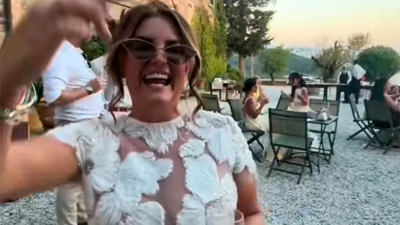 Bride Dumped A Week Before Pricey Destination Wedding Decides To Go Ahead Without The Groom