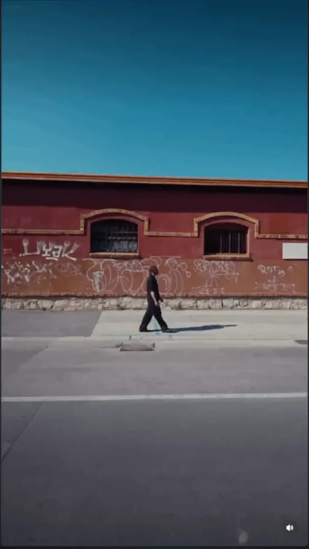 A hyperwalk through Croatia