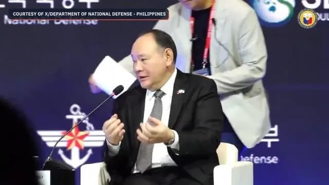A Chinese military attaché handed Philippine Defense Secretary Gilberto Teodoro a note during a security forum in Seoul. He decided to read it aloud.