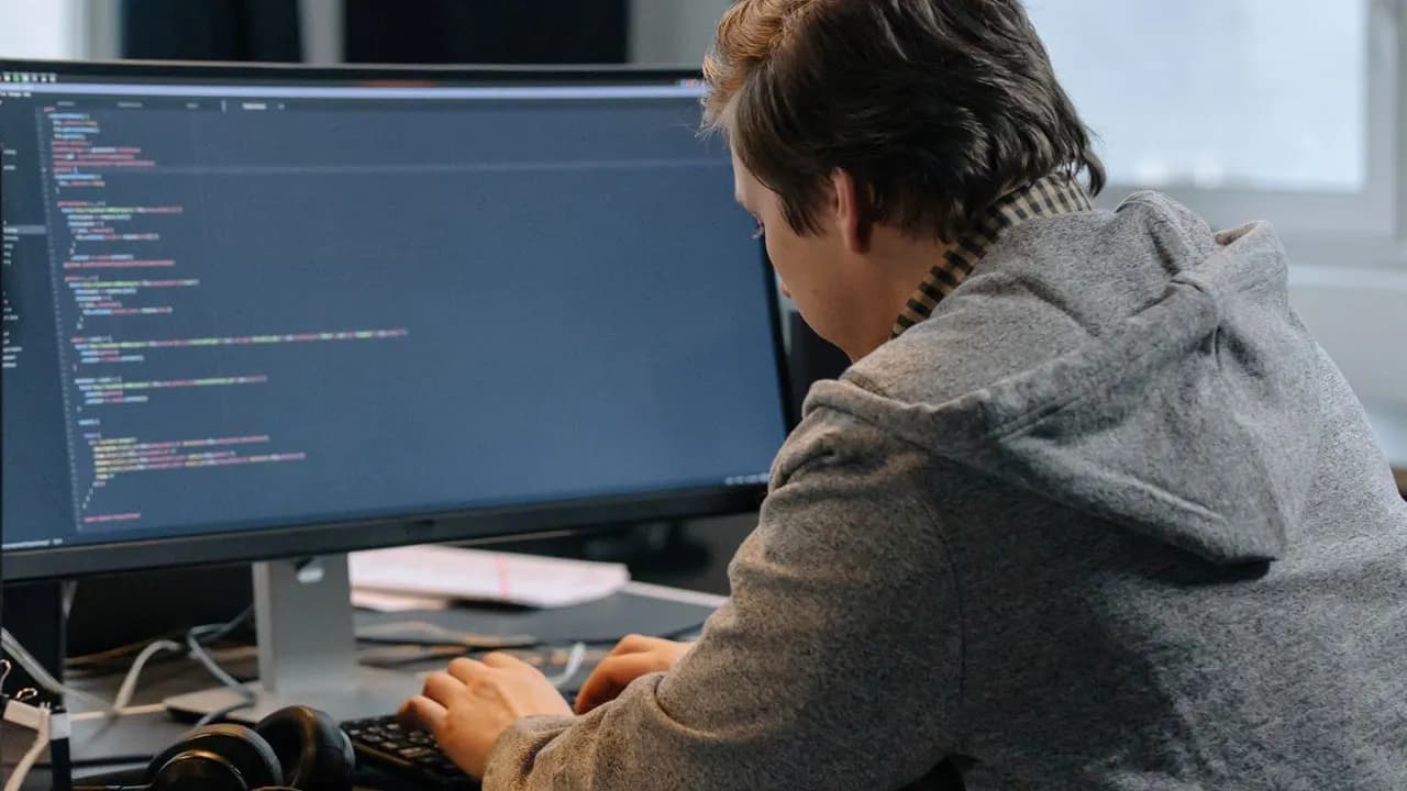 Guy Gets Exposed For A Bad Router Command And Makes Up A Cover Story Just To Be Exposed Again